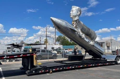 Meme-Coin-Stunt mit $600K Elon Musk-Statue schlägt fehl: EGT-Token stürzt ab