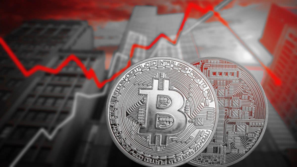 Bitcoin (BTC) dropped from the $17k price level after a surge in selling volume while altcoins turned red and crashed.