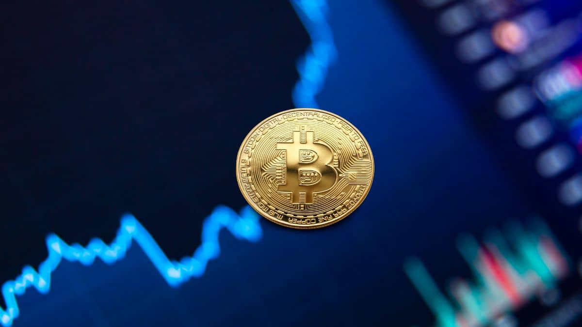 Bitcoin był w stanie przebić $18k, ale nie udało mu się go utrzymać, podczas gdy Ether również nie zdołał utrzymać poziomu ceny $1300.