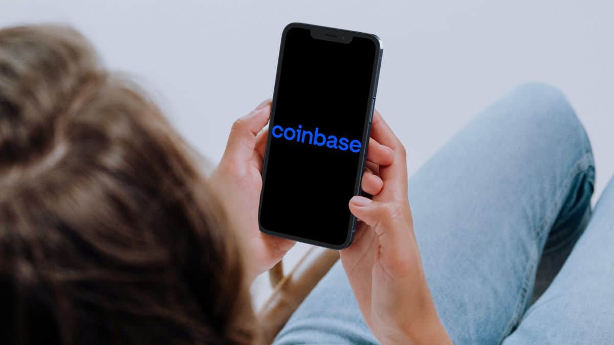 Crypto exchange Coinbase has once again reduced its workforce by 20% and 950 employees have been laid off.