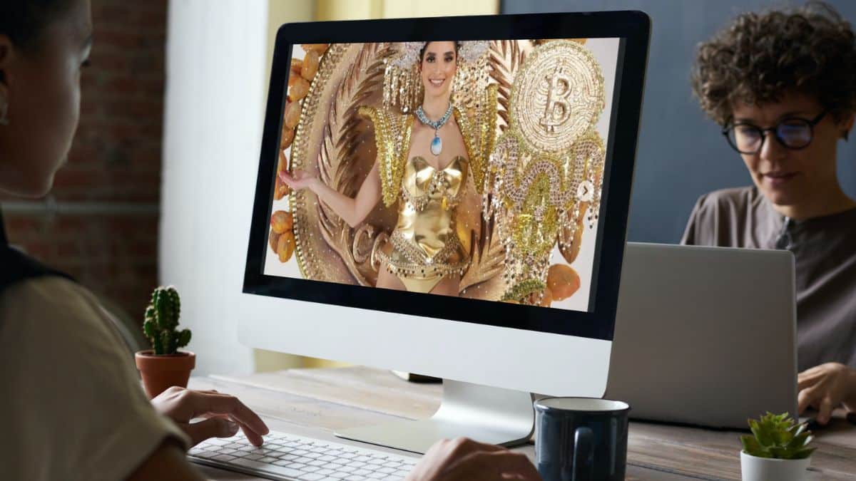 Alejandra Guajardo, som representerade El Salvador i Miss Universe 2022-tävlingen, gick över scenen iförd en klänning med Bitcoin.
