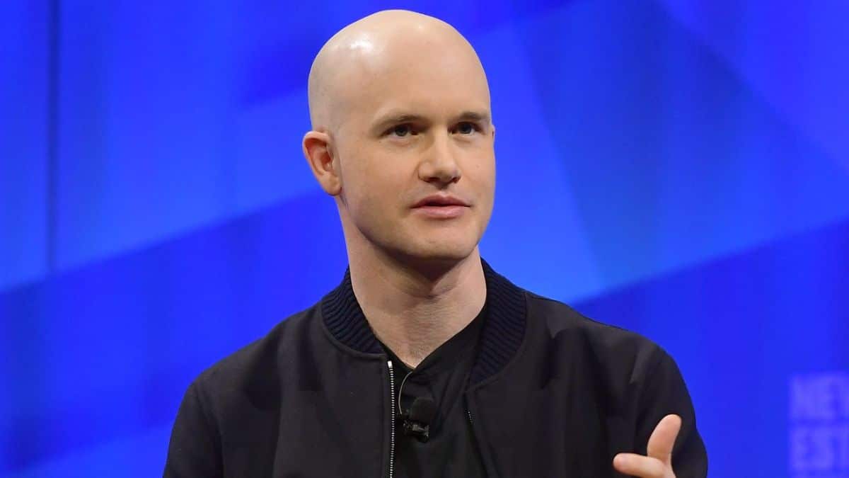 O CEO da Coinbase, Brian Armstrong, afirmou que sua empresa está pronta para enfrentar o processo movido pela SEC em 6 de junho. 