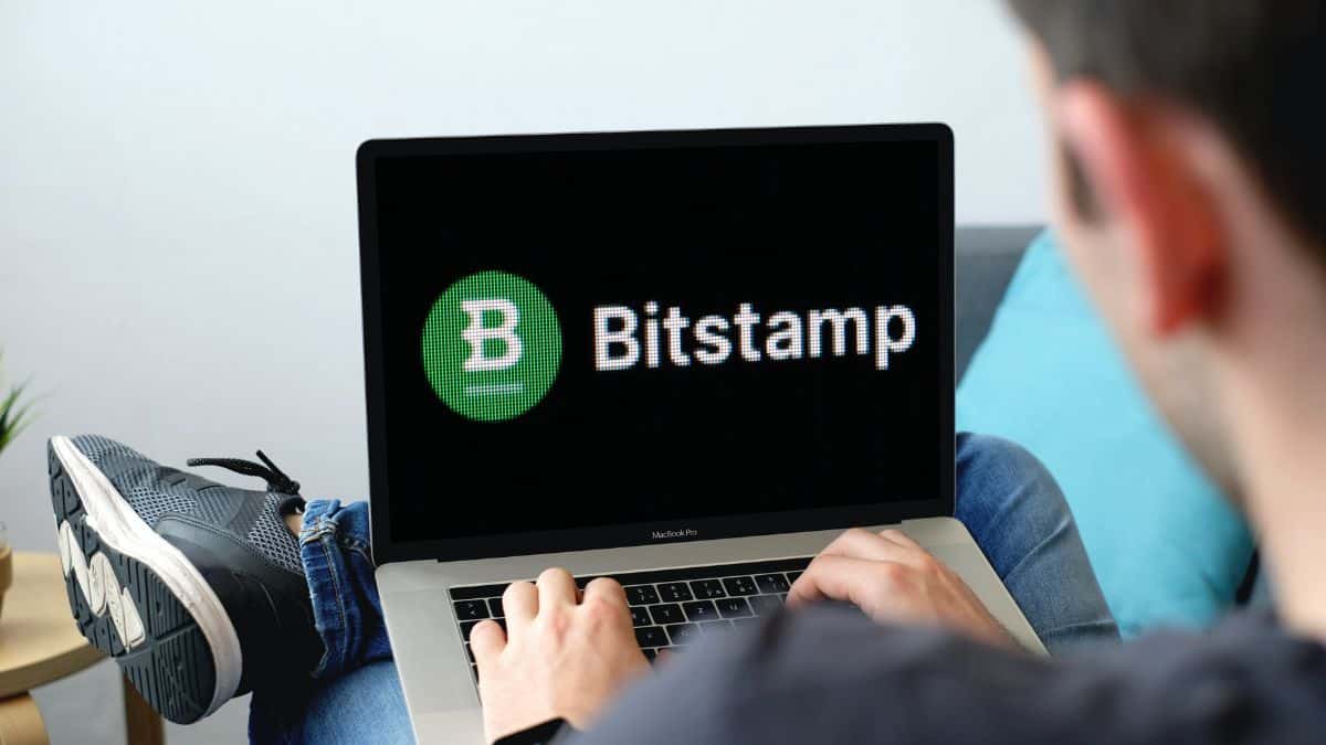 European crypto exchange Bitstamp has announced the suspension of seven cryptocurrencies for customers in the US.