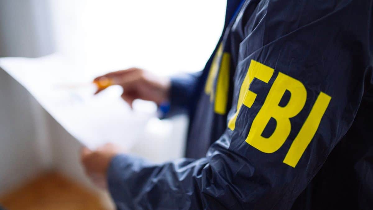ФБР выпустило предупреждение о росте числа случаев фишинговых атак и взломов учетных записей социальных сетей в криптовалюте.
