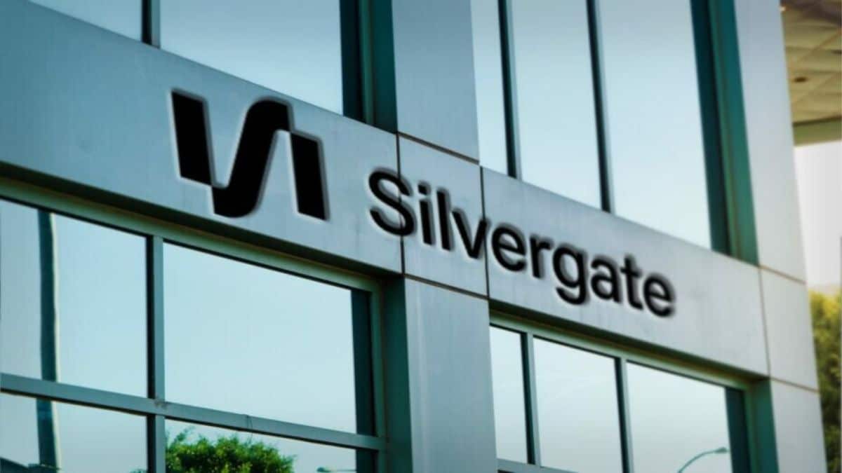 Dyrektor generalny banku przyjaznego kryptowalutom, Silvergate, odejdzie z firmy wraz z dwoma innymi dyrektorami.