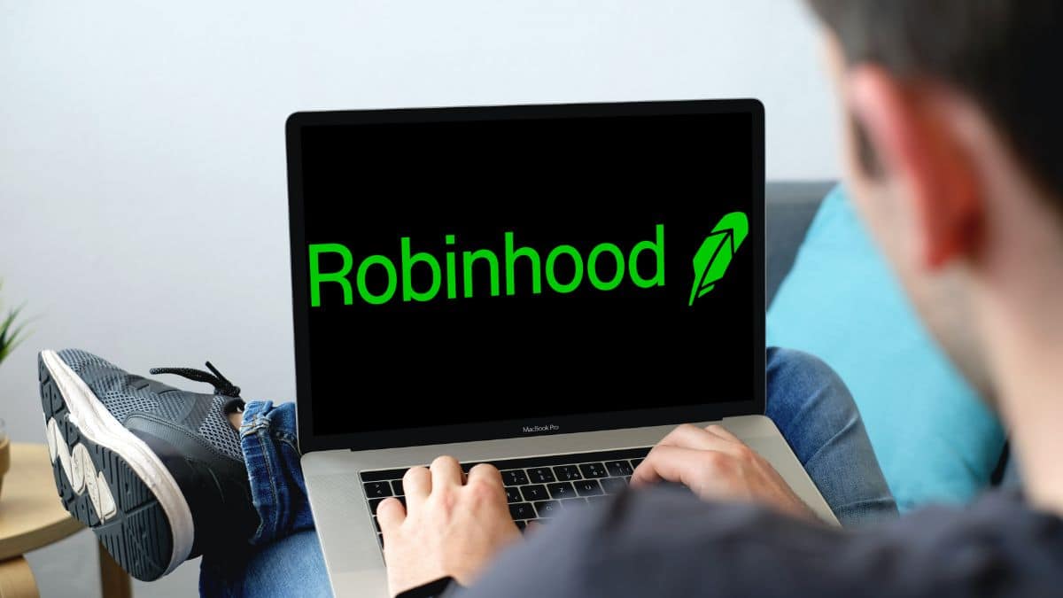 Crypto and stock trading platform Robinhood Markets has bought back its shares that were purchased by FTX founder Sam Bankman-Fried.