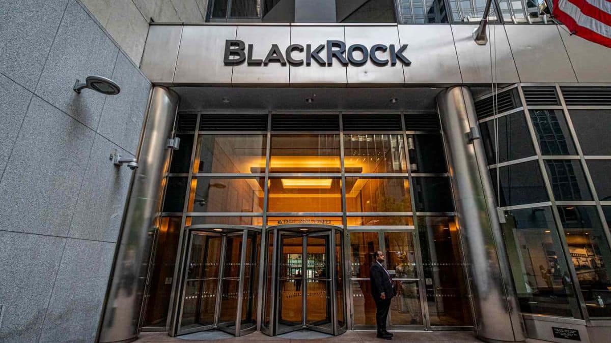 BlackRock said that the SEC has no logical justification to differentiate between BTC spot and futures ETFs.